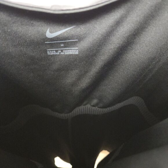Nike Bliss Luxe Women's 2-1 Training Dress (Plus Size) in Black Size 1X Skort - Picture 8 of 10